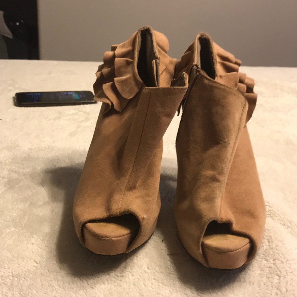 Peep toe heels